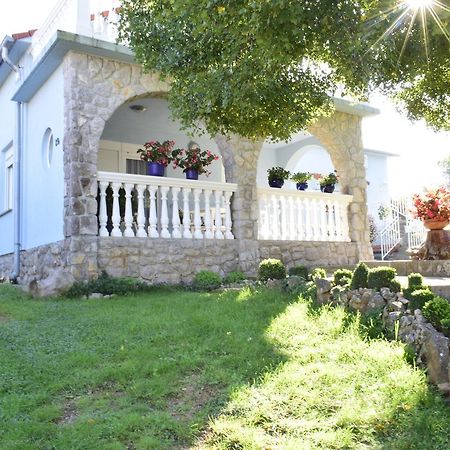 Apartment Blumen Oase Mikulic Malinska Exterior foto