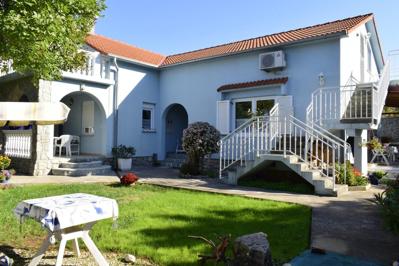 Apartment Blumen Oase Mikulic Malinska Exterior foto