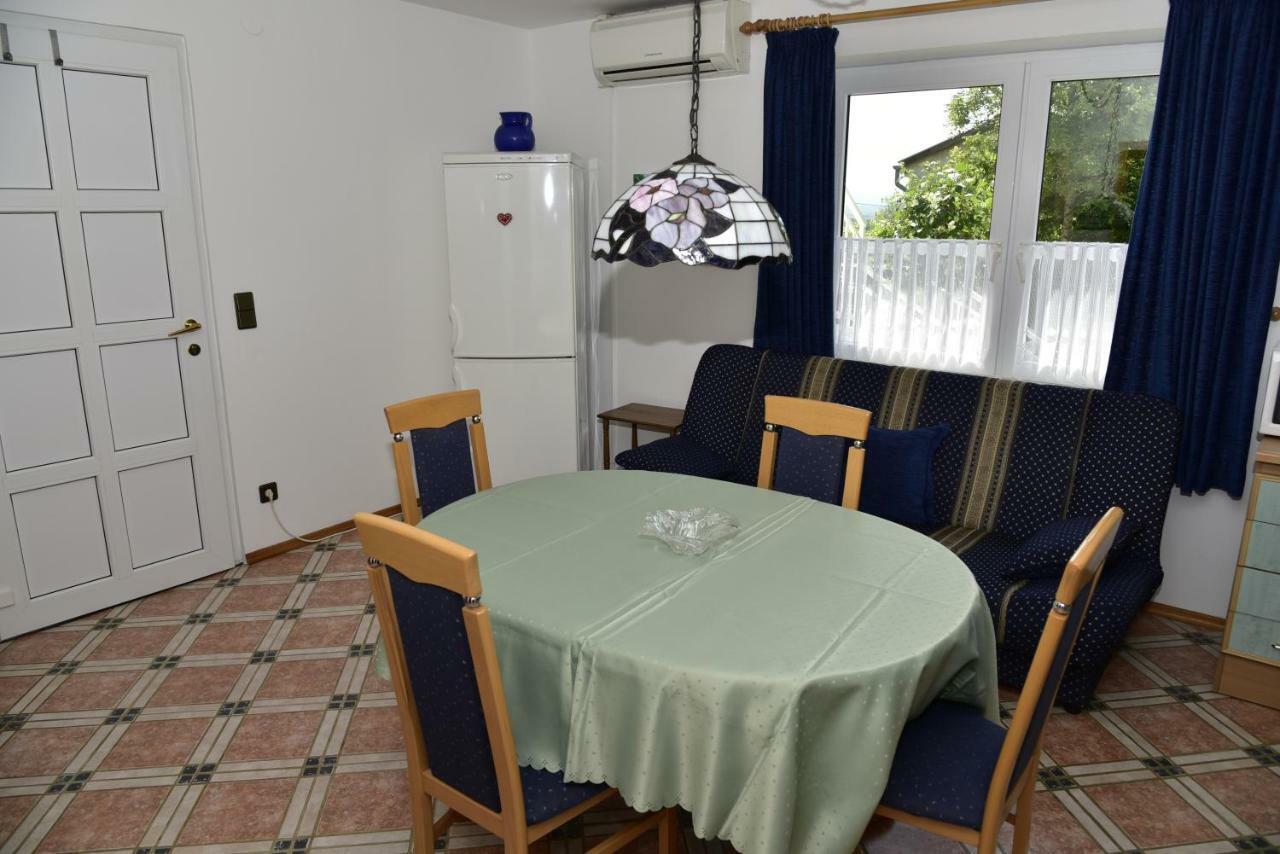 Apartment Blumen Oase Mikulic Malinska Exterior foto