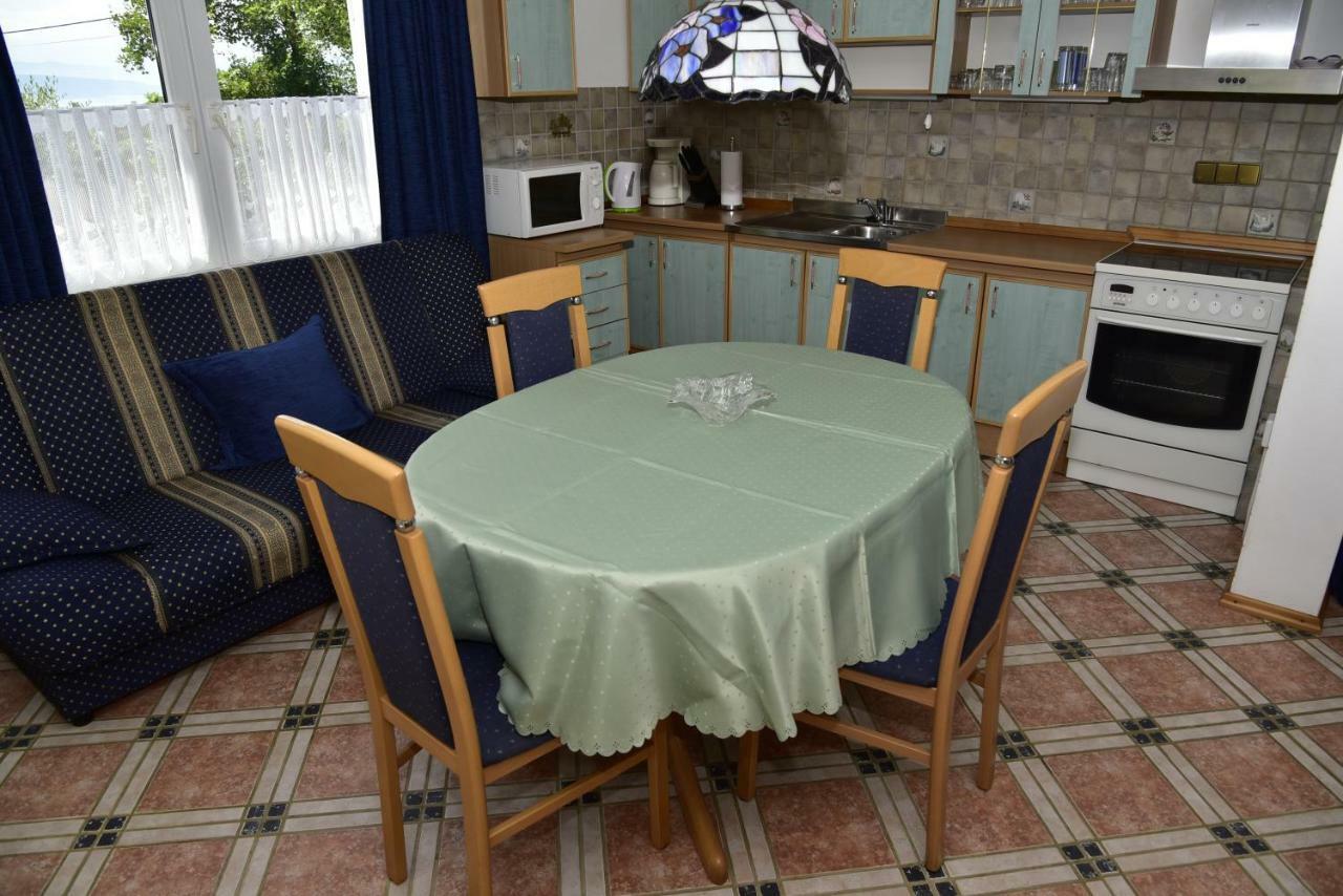 Apartment Blumen Oase Mikulic Malinska Exterior foto